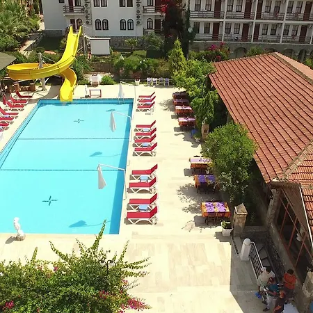 Отель Silver Pine 3*