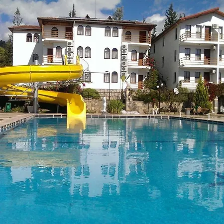 Отель Silver Pine 3*